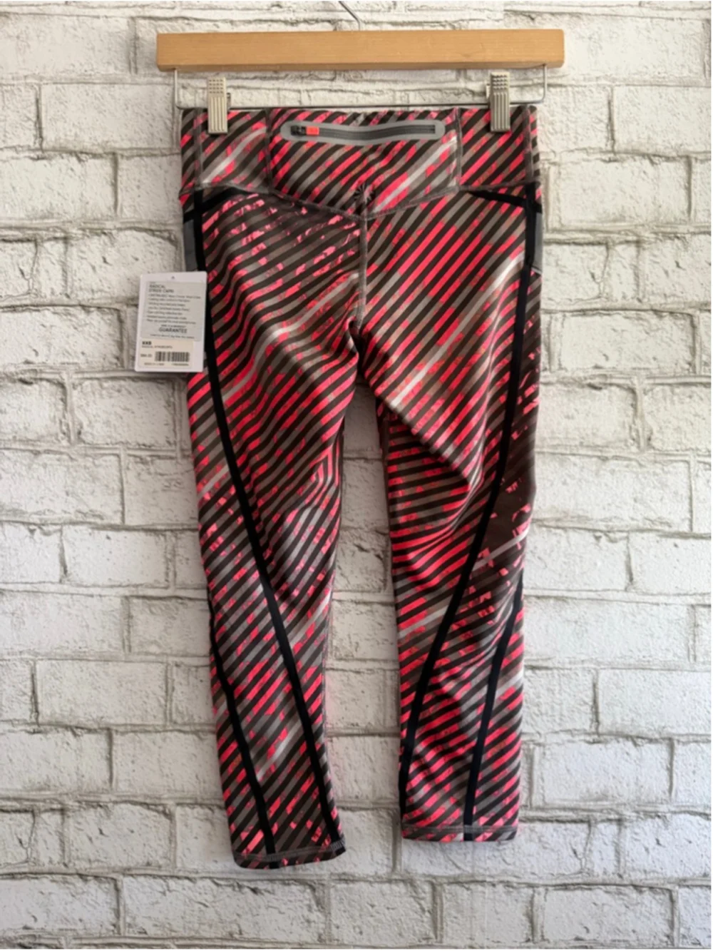 NWT Athleta Womens Radical Stride Capri size XXS